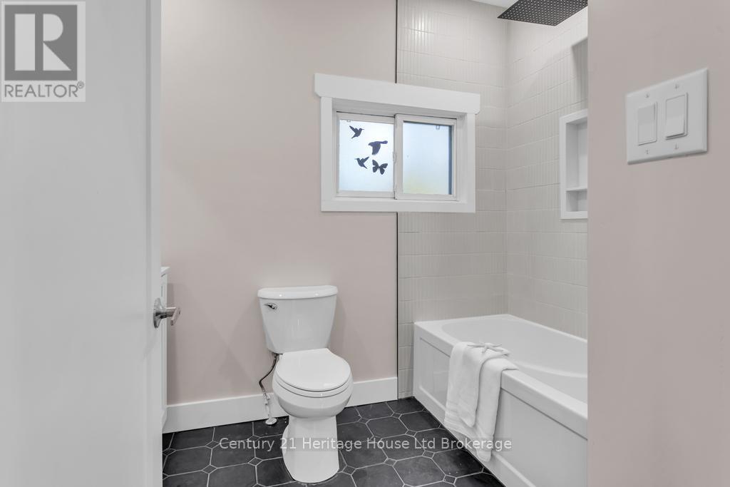 209 Victoria Street, Ingersoll (Ingersoll - North), Ontario  N5C 2N2 - Photo 13 - X12672852