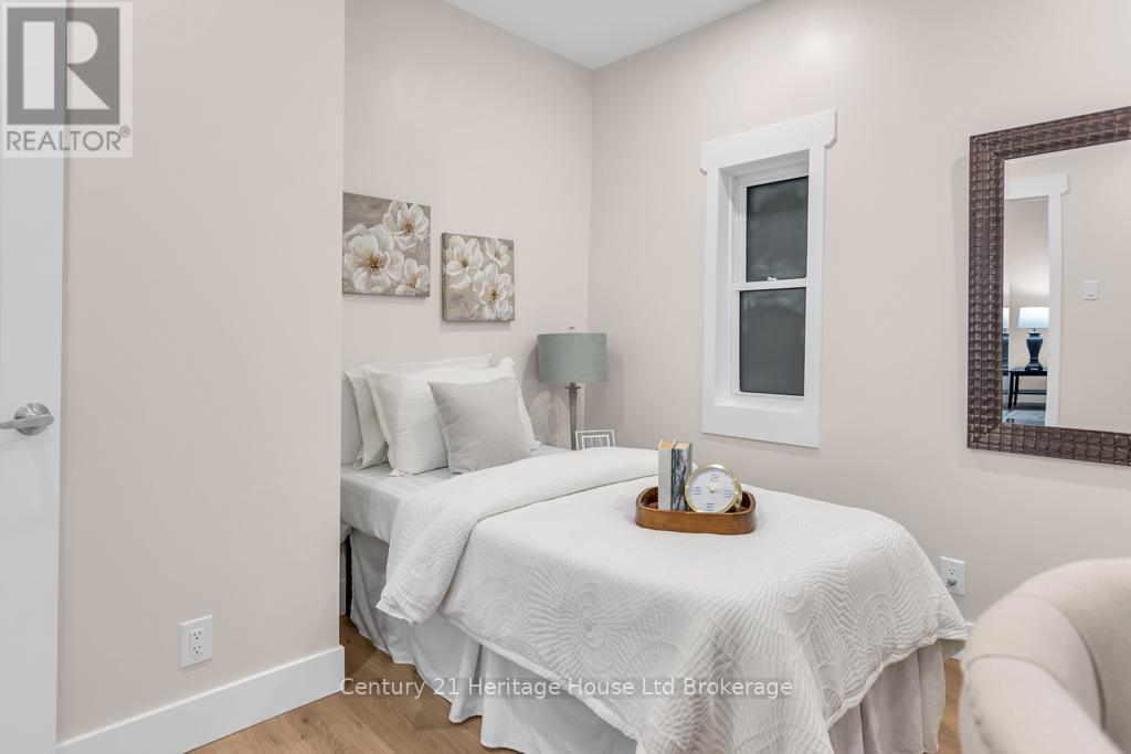 209 Victoria Street, Ingersoll (Ingersoll - North), Ontario  N5C 2N2 - Photo 16 - X12672852