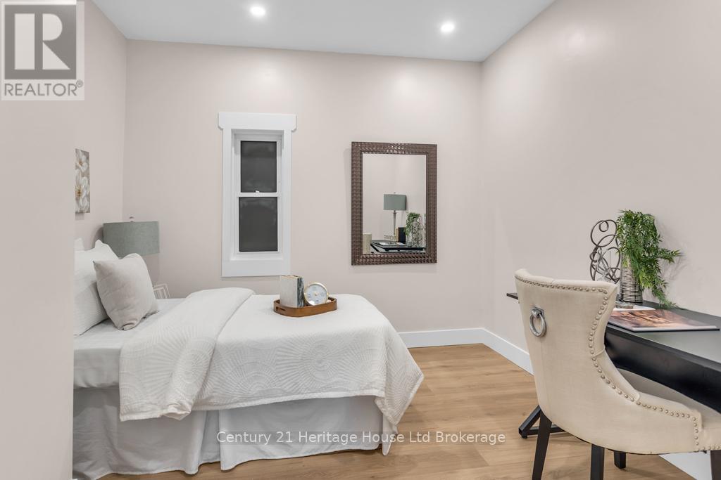 209 Victoria Street, Ingersoll (Ingersoll - North), Ontario  N5C 2N2 - Photo 17 - X12672852