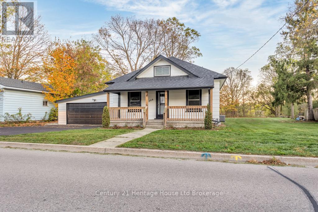 209 Victoria Street, Ingersoll (Ingersoll - North), Ontario  N5C 2N2 - Photo 3 - X12672852