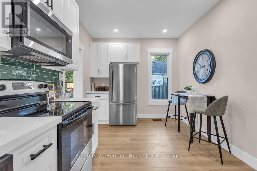 209 Victoria Street, Ingersoll (Ingersoll - North), Ontario  N5C 2N2 - Photo 8 - X12672852