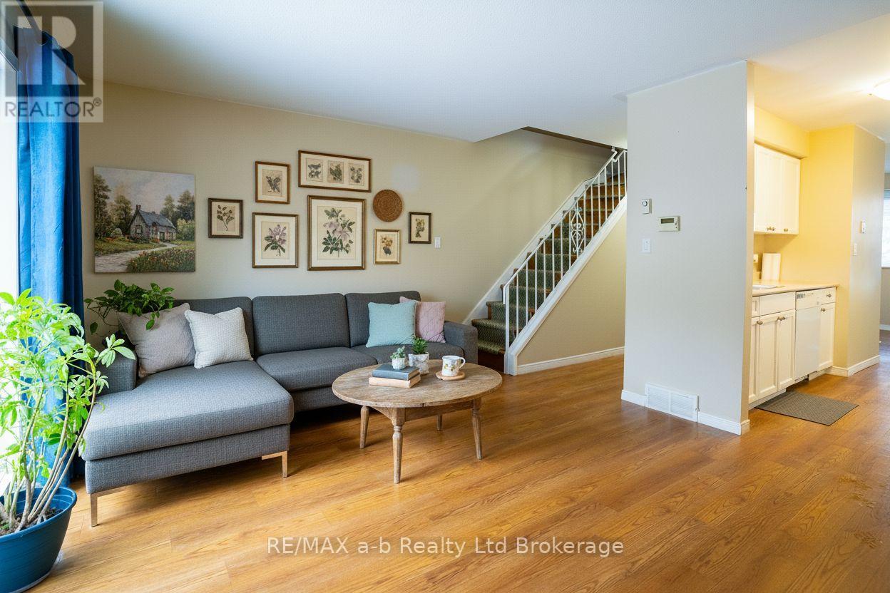 1 - 10 Dufferin Street, Norwich (Norwich Town), Ontario  N0J 1P0 - Photo 2 - X12673882