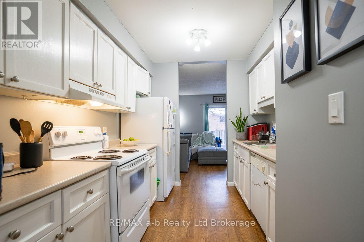 27 - 10 Dufferin Street, Norwich (Norwich Town), Ontario  N0J 1P0 - Photo 5 - X12673946