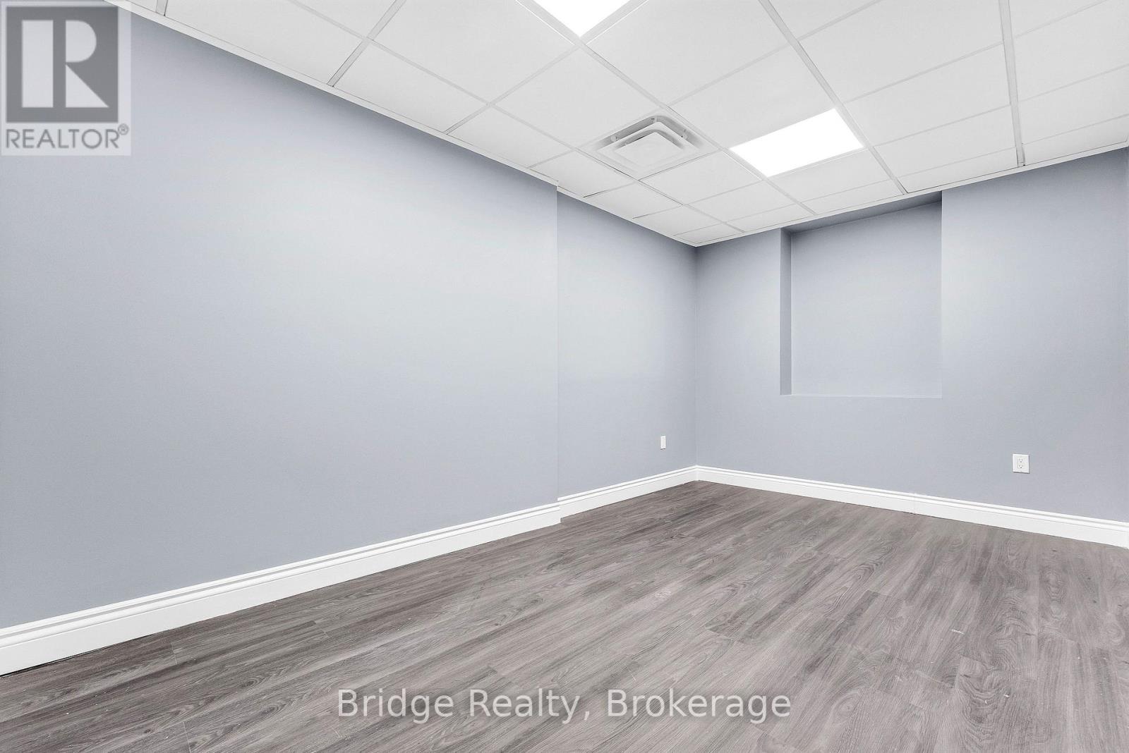 290 Dundas Street, Woodstock (Woodstock - North), Ontario  N4S 1B2 - Photo 15 - X12674420