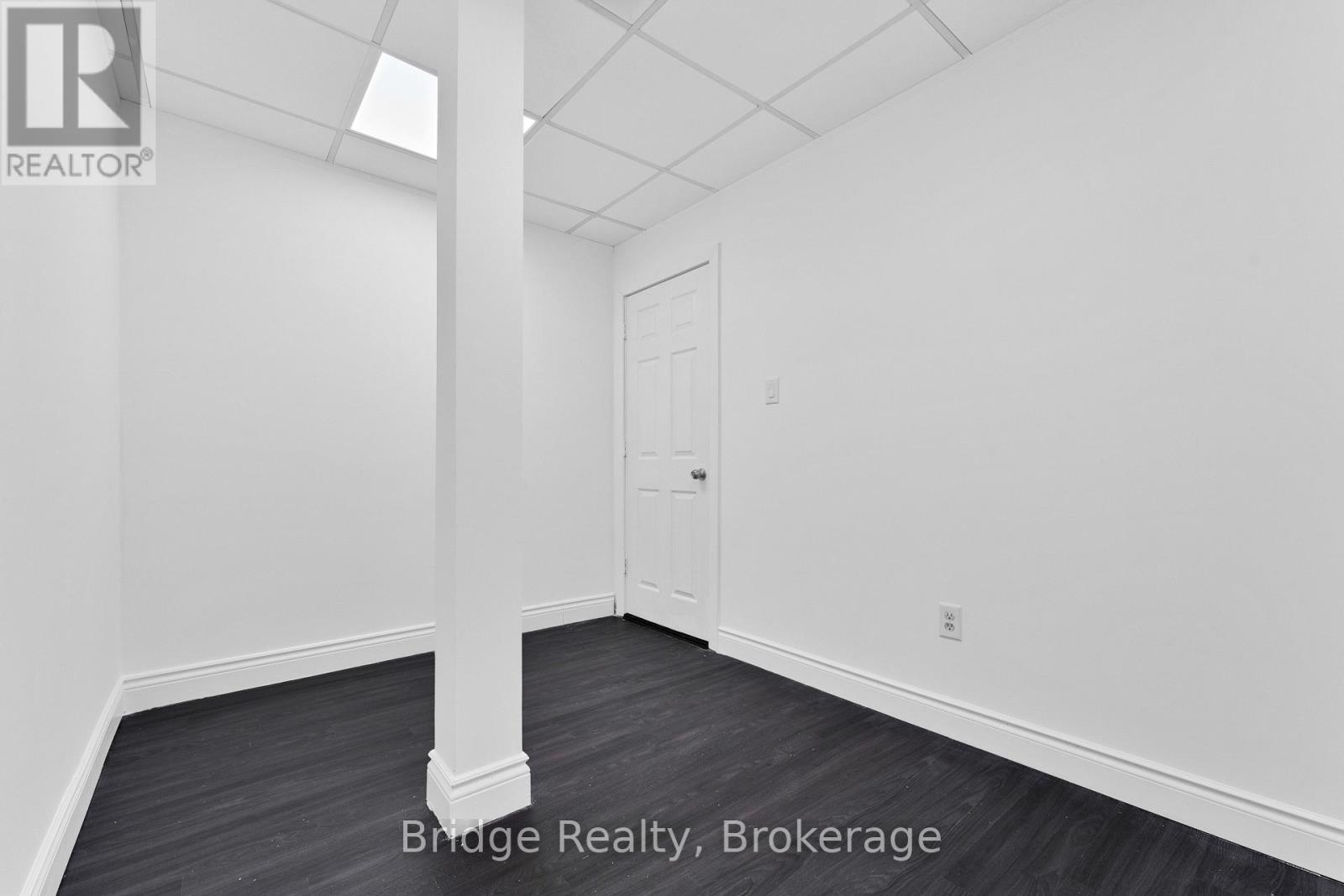 290 Dundas Street, Woodstock (Woodstock - North), Ontario  N4S 1B2 - Photo 18 - X12674420