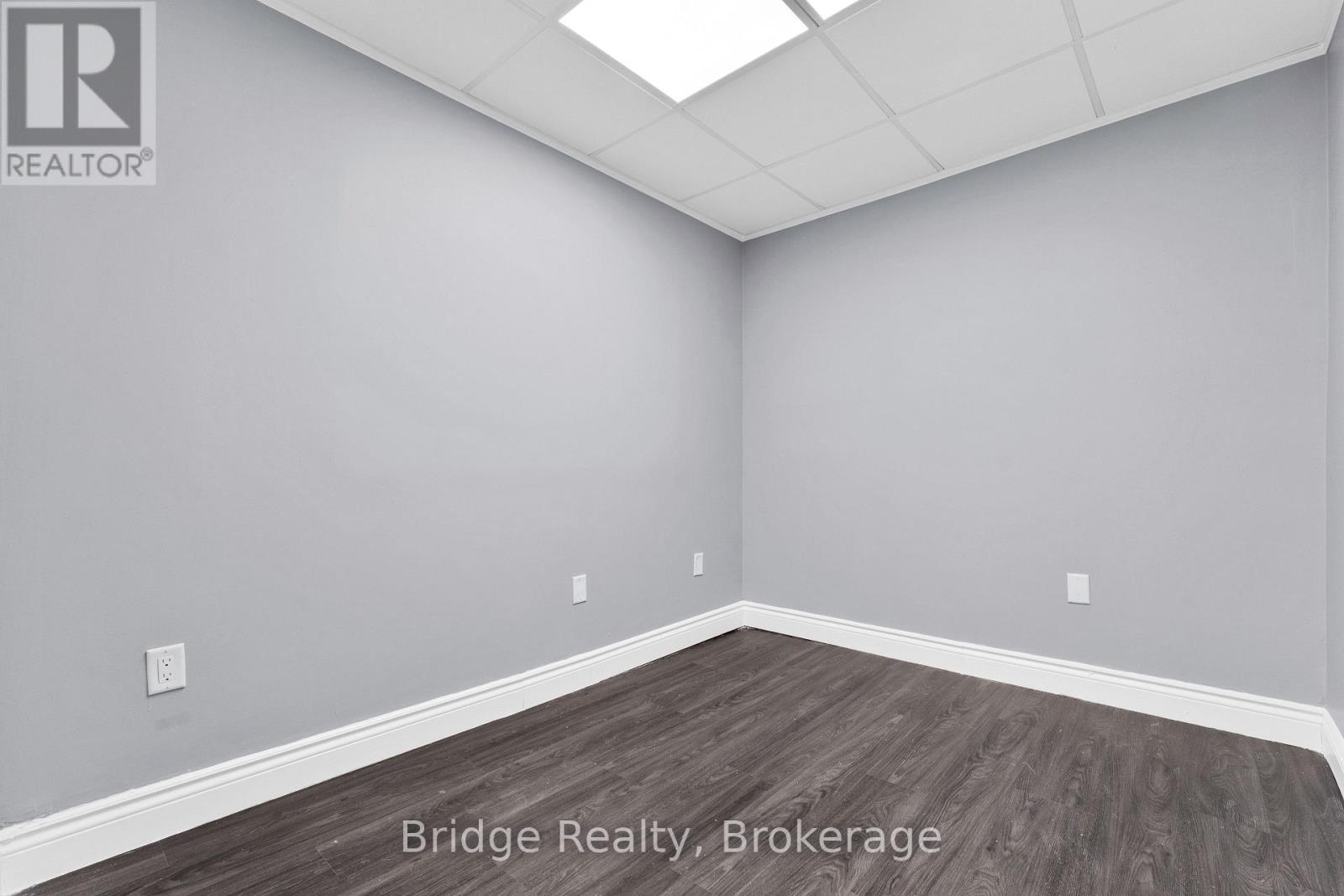 290 Dundas Street, Woodstock (Woodstock - North), Ontario  N4S 1B2 - Photo 23 - X12674420