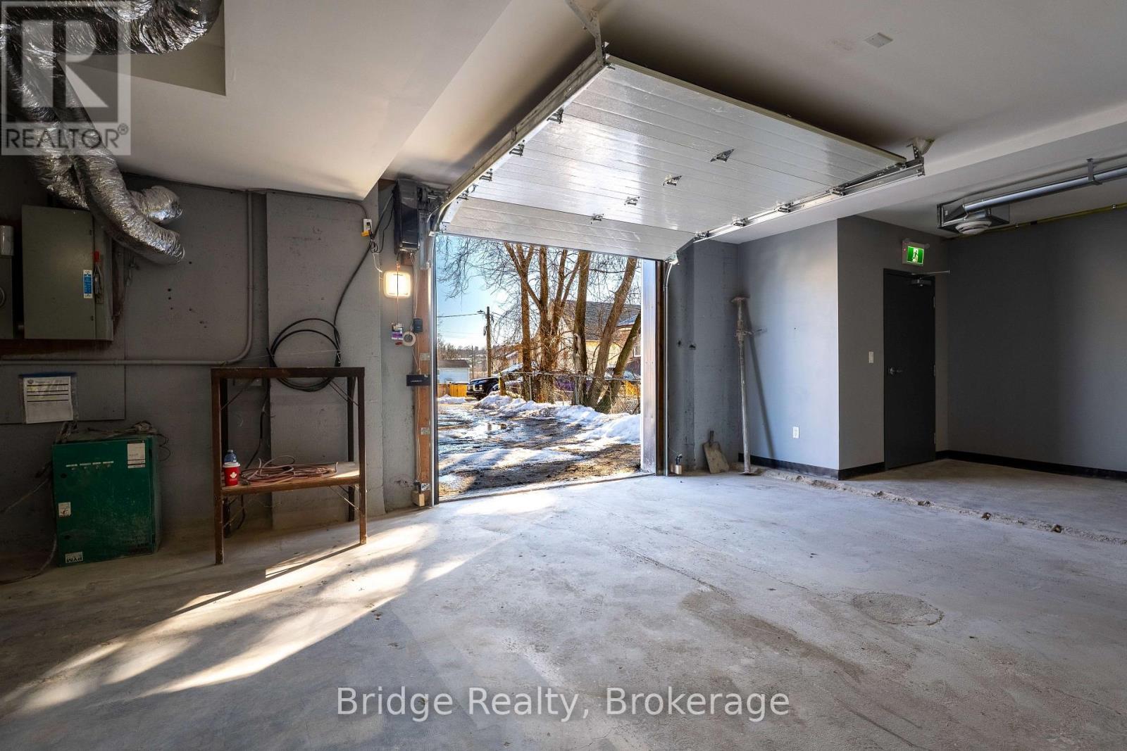 290 Dundas Street, Woodstock (Woodstock - North), Ontario  N4S 1B2 - Photo 39 - X12674420