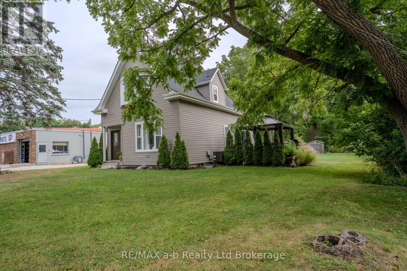 14 Old Vienna Road, Tillsonburg, Ontario  N4G 3C4 - Photo 3 - X12677294