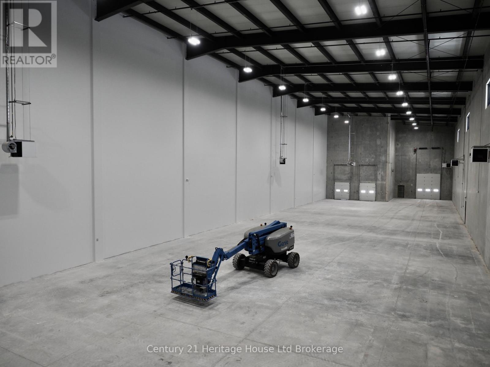 B 3-4 - 417 Griffin Way, Woodstock (Woodstock - North), Ontario  N4T 0N2 - Photo 5 - X12677704