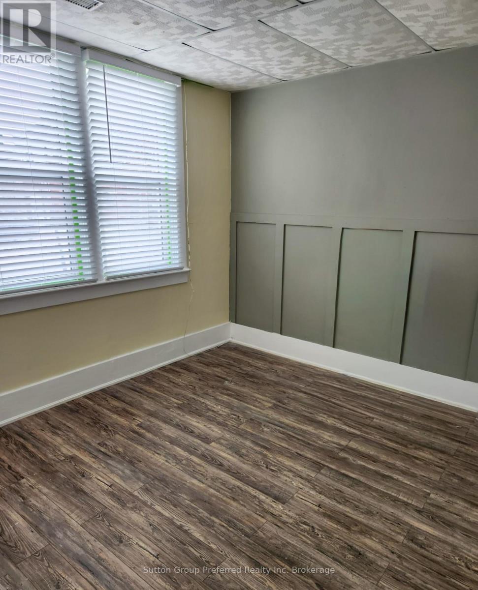 1792 Longwoods Road, Southwest Middlesex (Wardsville), Ontario  N0L 2N9 - Photo 14 - X12680444