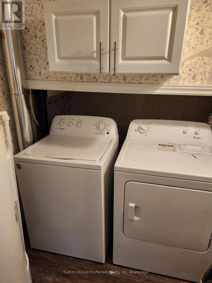 1792 Longwoods Road, Southwest Middlesex (Wardsville), Ontario  N0L 2N9 - Photo 15 - X12680444