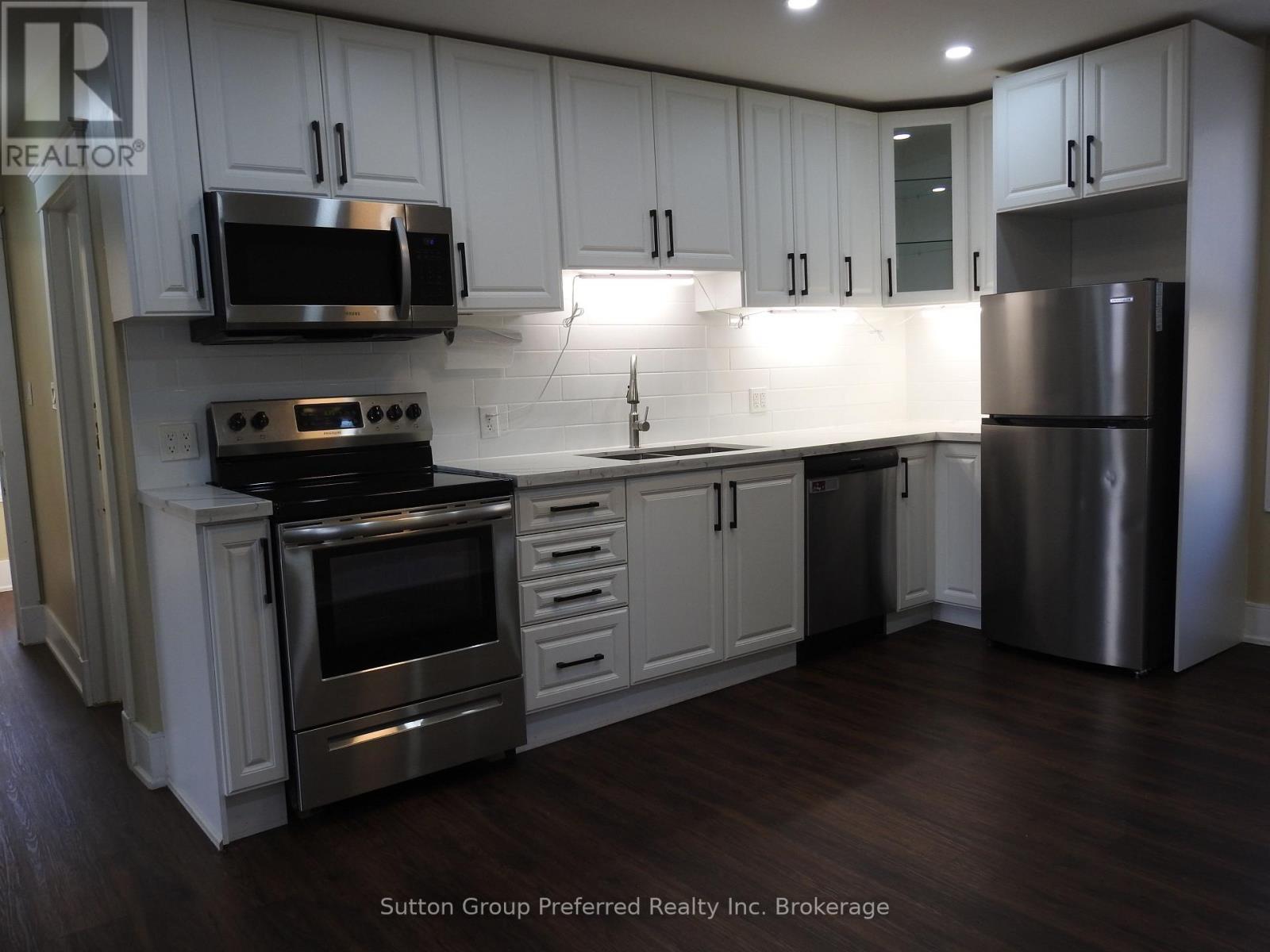 1792 Longwoods Road, Southwest Middlesex (Wardsville), Ontario  N0L 2N9 - Photo 20 - X12680444