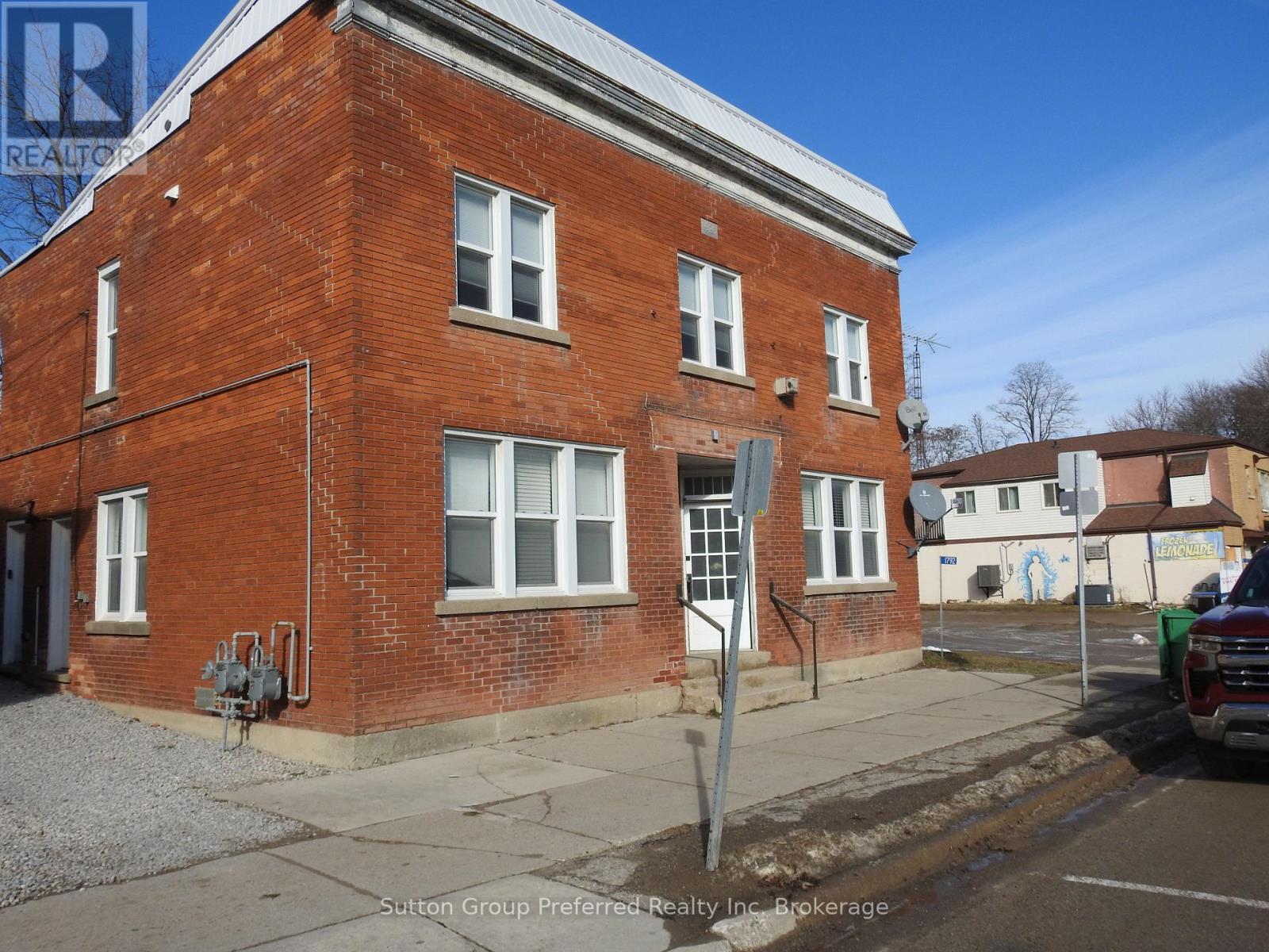 1792 Longwoods Road, Southwest Middlesex (Wardsville), Ontario  N0L 2N9 - Photo 3 - X12680444