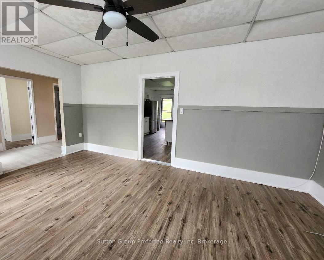 1792 Longwoods Road, Southwest Middlesex (Wardsville), Ontario  N0L 2N9 - Photo 6 - X12680444