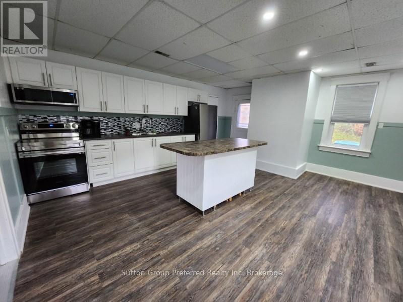 1792 Longwoods Road, Southwest Middlesex (Wardsville), Ontario  N0L 2N9 - Photo 8 - X12680444