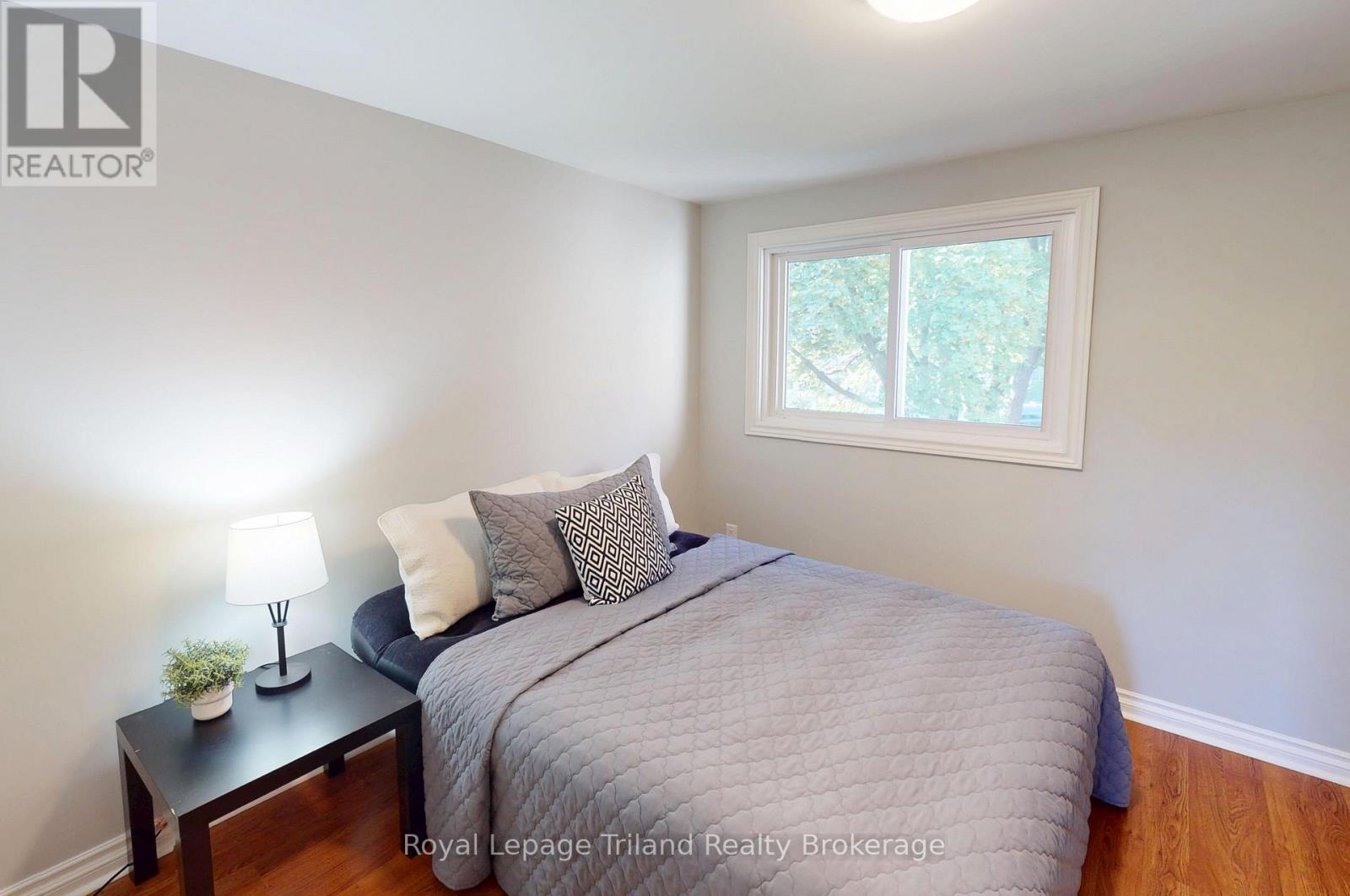 648 Brant Street, Woodstock (Woodstock - North), Ontario  N4S 5J8 - Photo 13 - X12682540