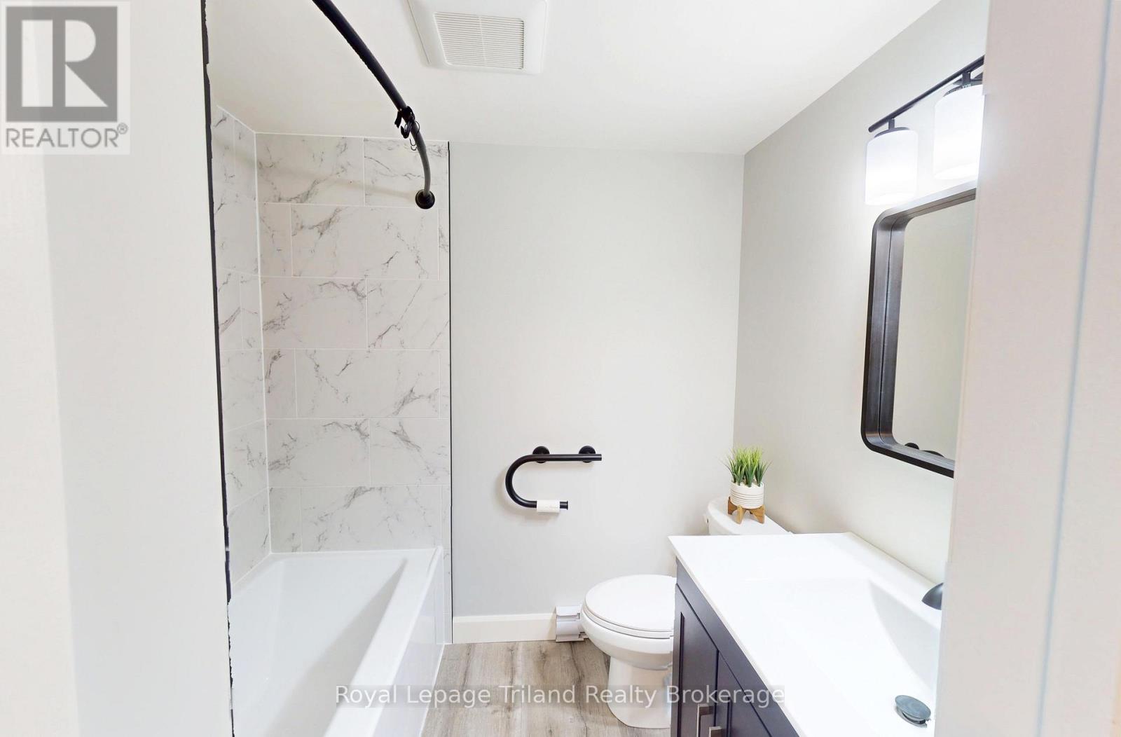 648 Brant Street, Woodstock (Woodstock - North), Ontario  N4S 5J8 - Photo 16 - X12682540