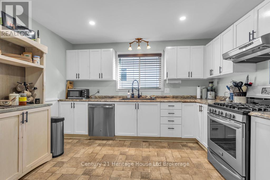 47 Beckett Boulevard, Tillsonburg, Ontario  N4G 5N3 - Photo 10 - X12686974