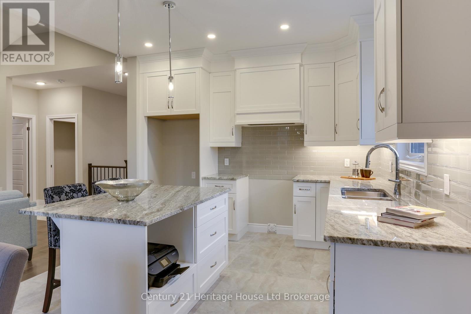 114 Beech Boulevard, Tillsonburg, Ontario  N4G 5S1 - Photo 8 - X12690836