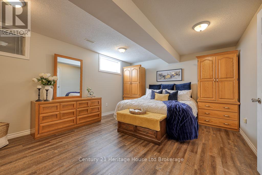 57 Fuller Drive, Ingersoll (Ingersoll - South), Ontario  N5C 4H4 - Photo 26 - X12691156