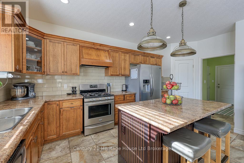 57 Fuller Drive, Ingersoll (Ingersoll - South), Ontario  N5C 4H4 - Photo 8 - X12691156