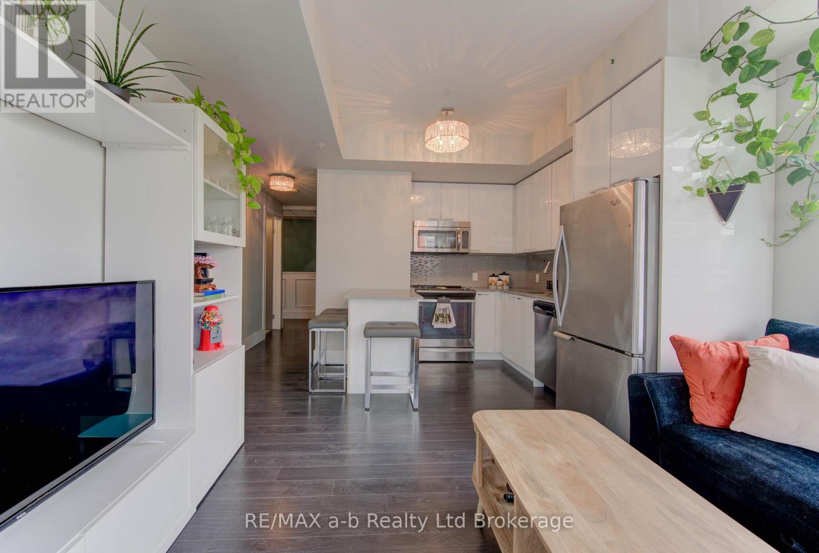 415 - 155 St Leger Street, Kitchener, Ontario  N2H 0B9 - Photo 4 - X12692736