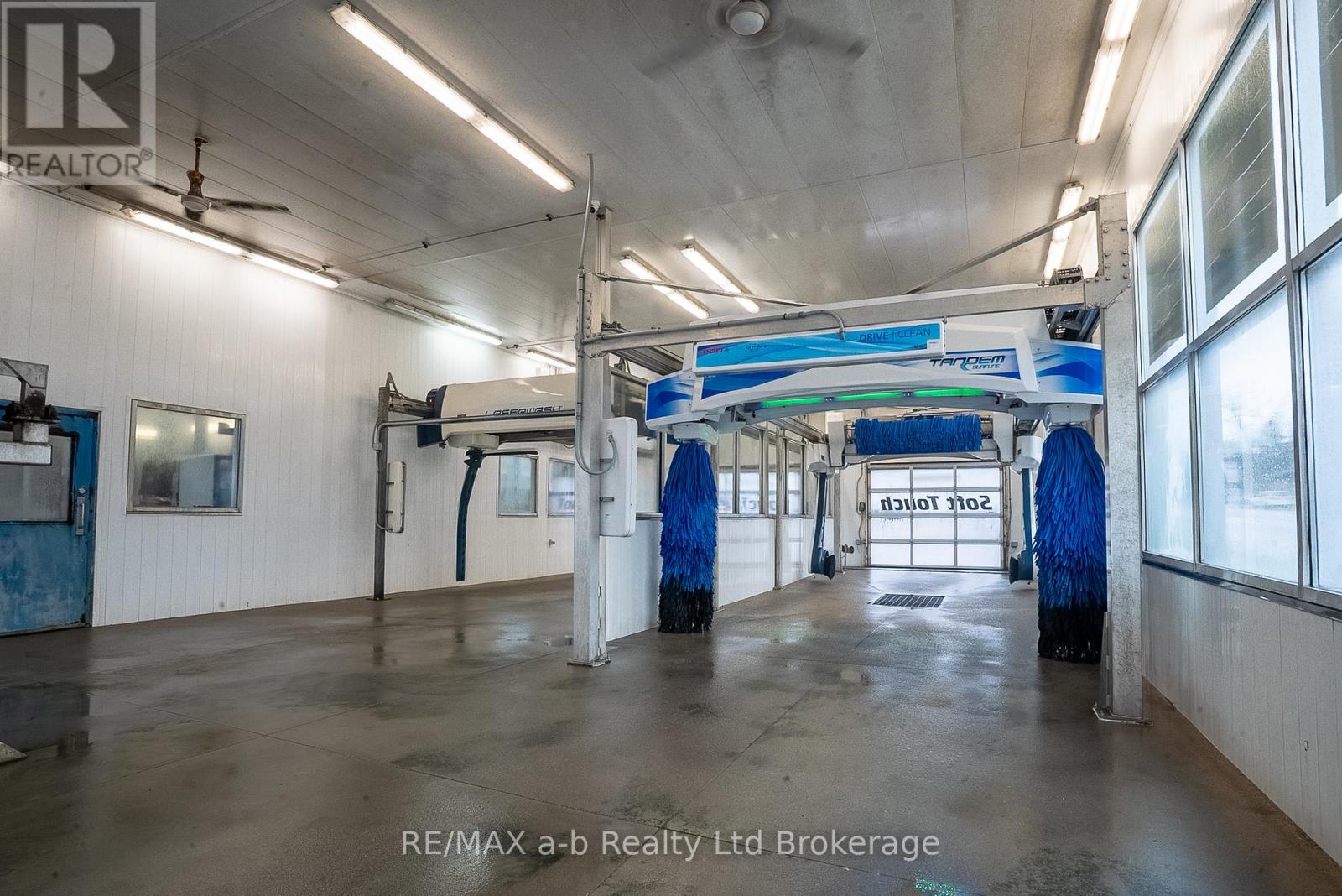 771 Dundas Street, Woodstock (Woodstock - North), Ontario  N4S 1G1 - Photo 9 - X12692822