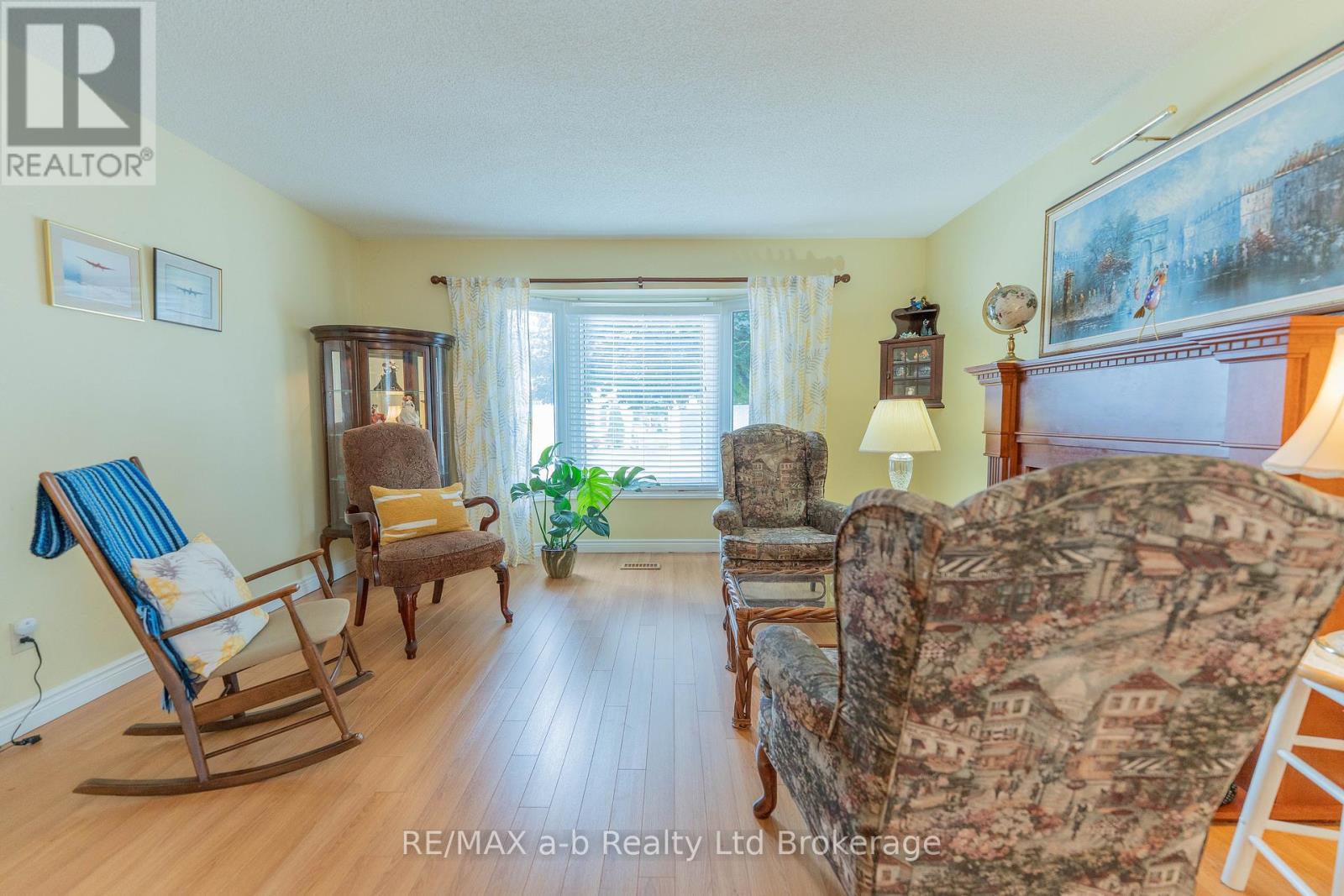 53 Hawkins Crescent, Tillsonburg, Ontario  N4G 5K6 - Photo 7 - X12692898