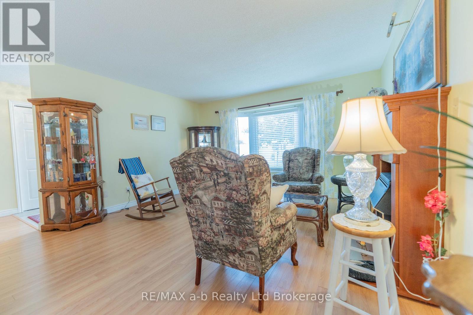 53 Hawkins Crescent, Tillsonburg, Ontario  N4G 5K6 - Photo 8 - X12692898