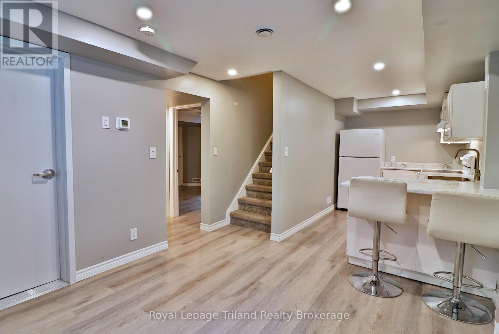 C - 93 Winniett Street, Woodstock (Woodstock - North), Ontario  N4S 5Z6 - Photo 3 - X12694226