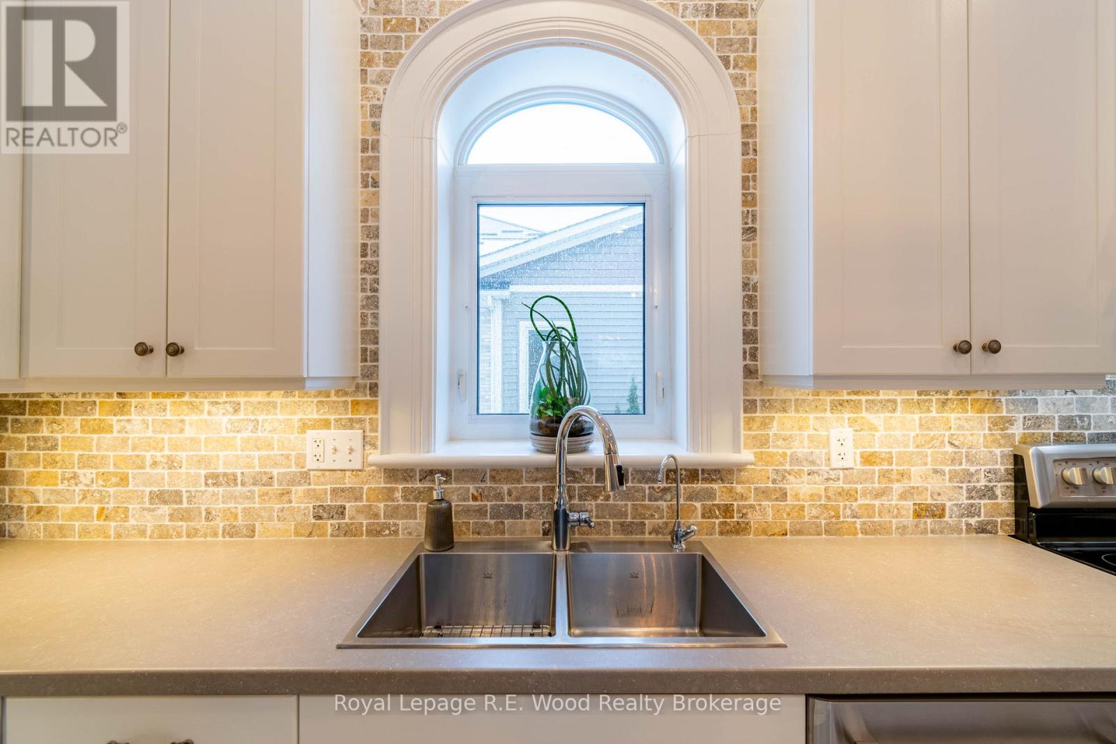 18 Main Street E, Norwich (Norwich Town), Ontario  N0J 1P0 - Photo 17 - X12696862