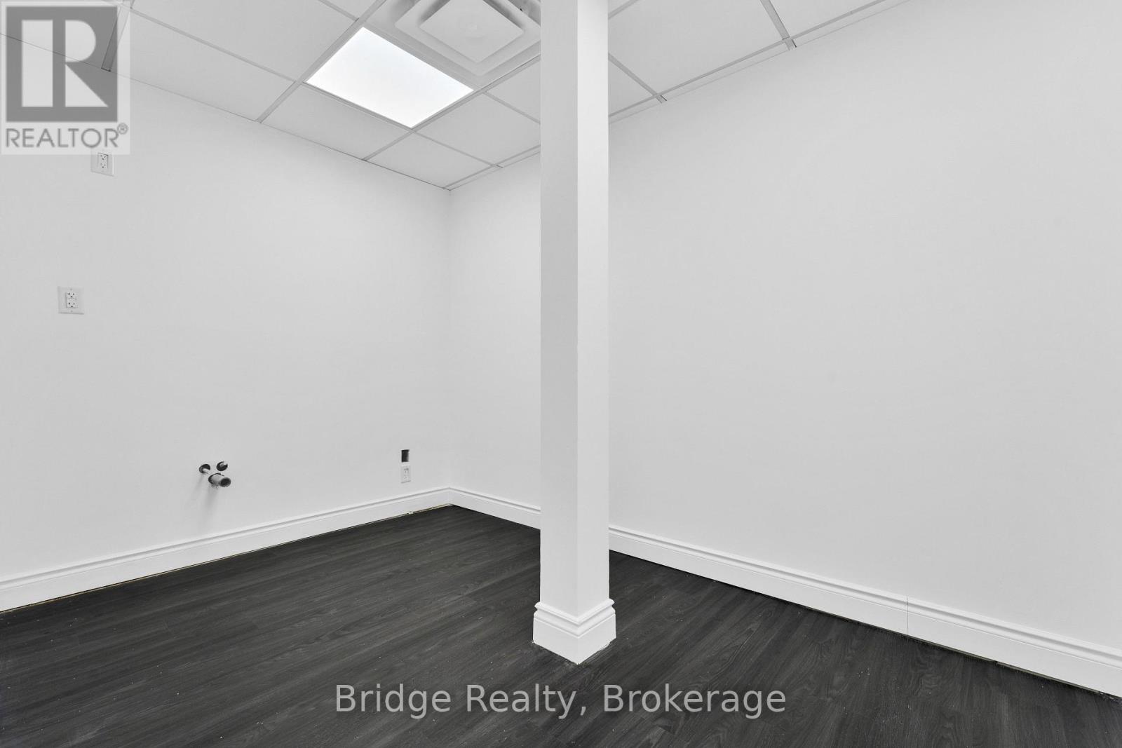 290 Dundas Street, Woodstock (Woodstock - North), Ontario  N4S 1B2 - Photo 19 - X12701568