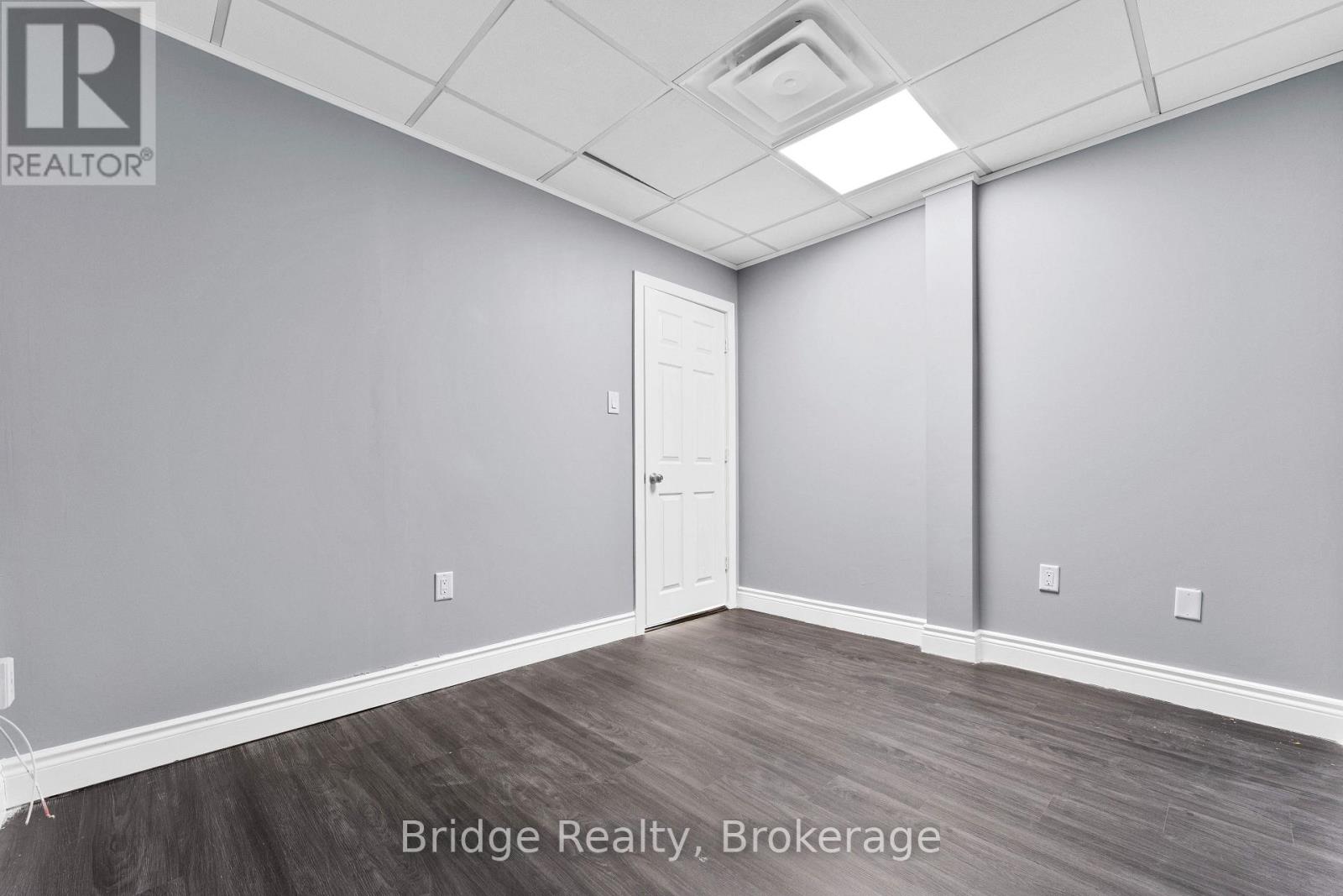 290 Dundas Street, Woodstock (Woodstock - North), Ontario  N4S 1B2 - Photo 24 - X12701568