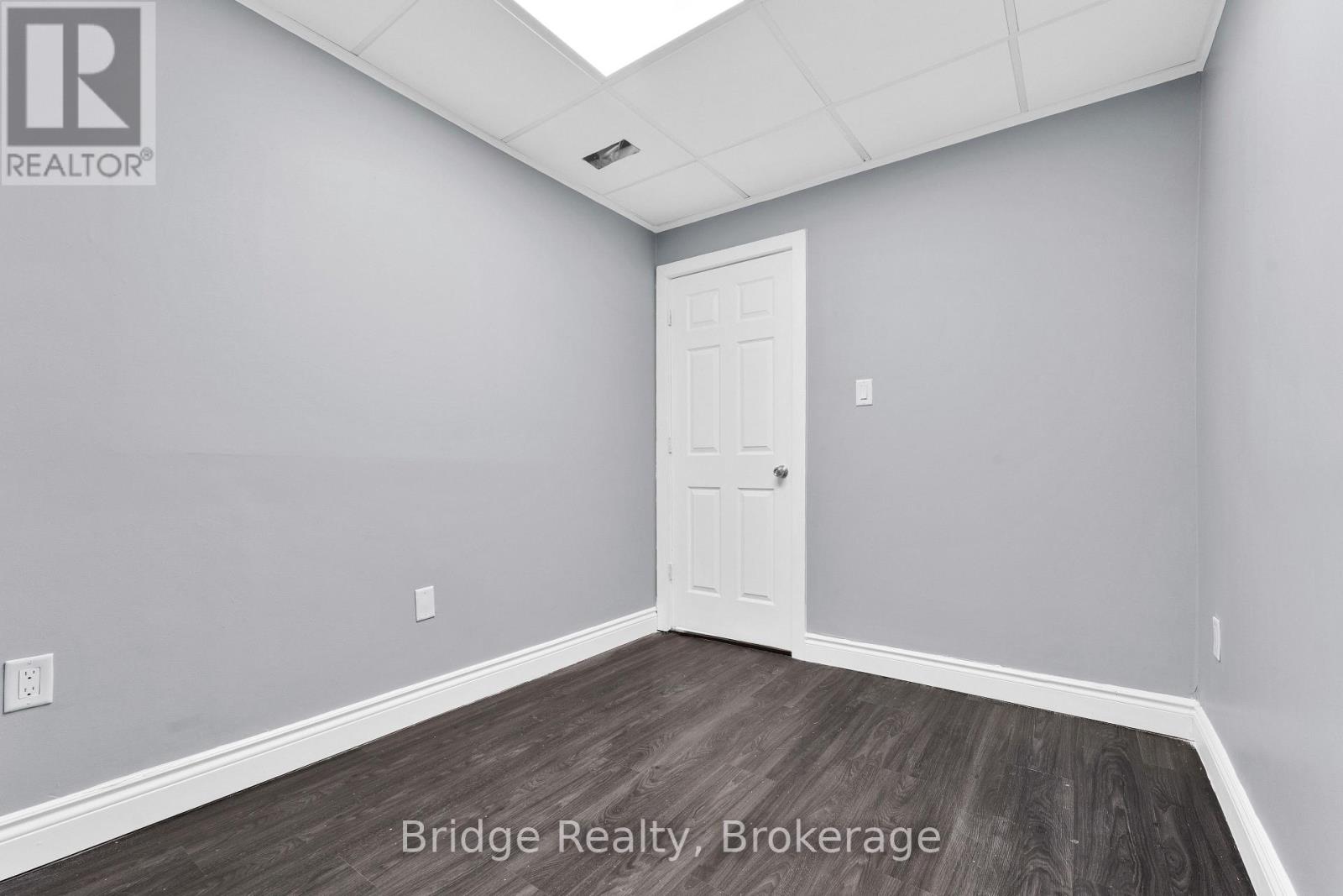 290 Dundas Street, Woodstock (Woodstock - North), Ontario  N4S 1B2 - Photo 26 - X12701568