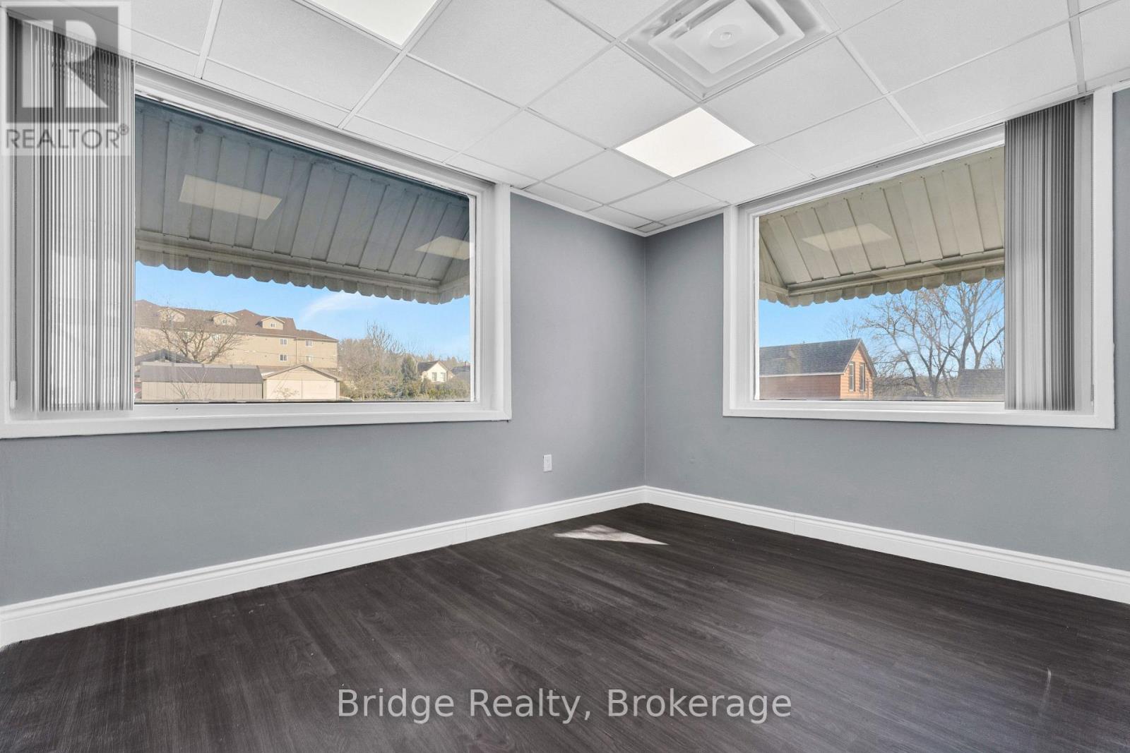 290 Dundas Street, Woodstock (Woodstock - North), Ontario  N4S 1B2 - Photo 27 - X12701568