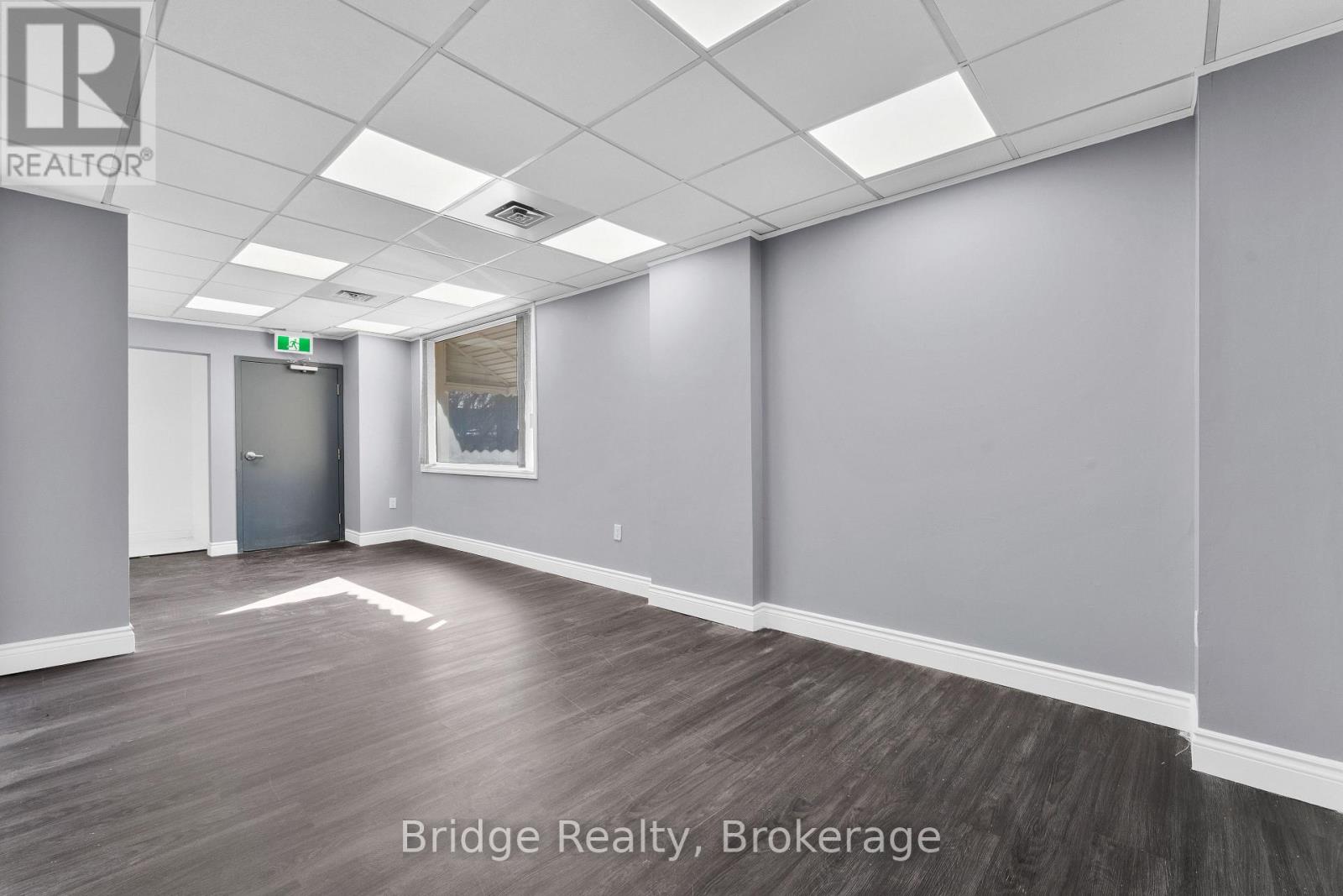 290 Dundas Street, Woodstock (Woodstock - North), Ontario  N4S 1B2 - Photo 33 - X12701568