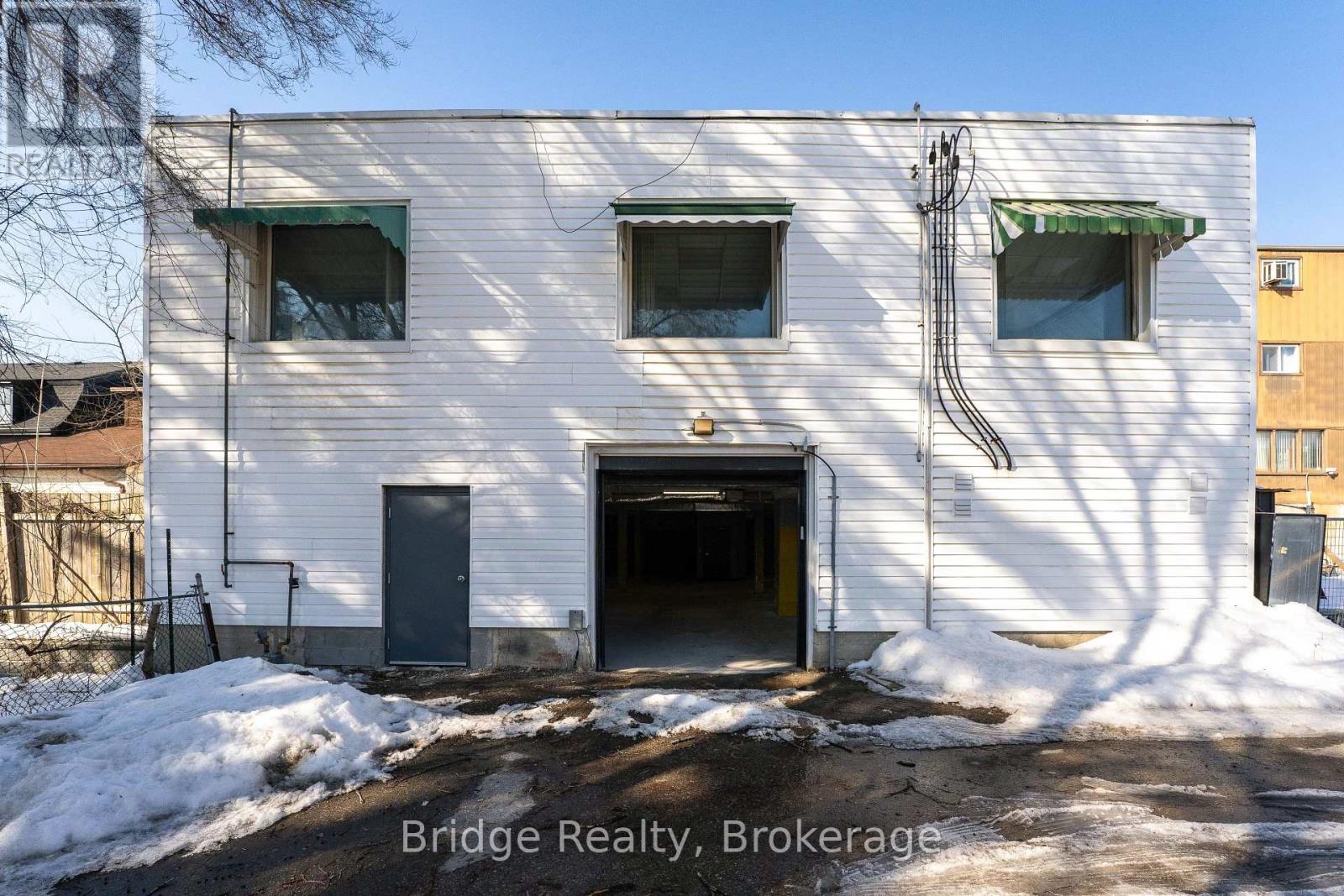 290 Dundas Street, Woodstock (Woodstock - North), Ontario  N4S 1B2 - Photo 44 - X12701568