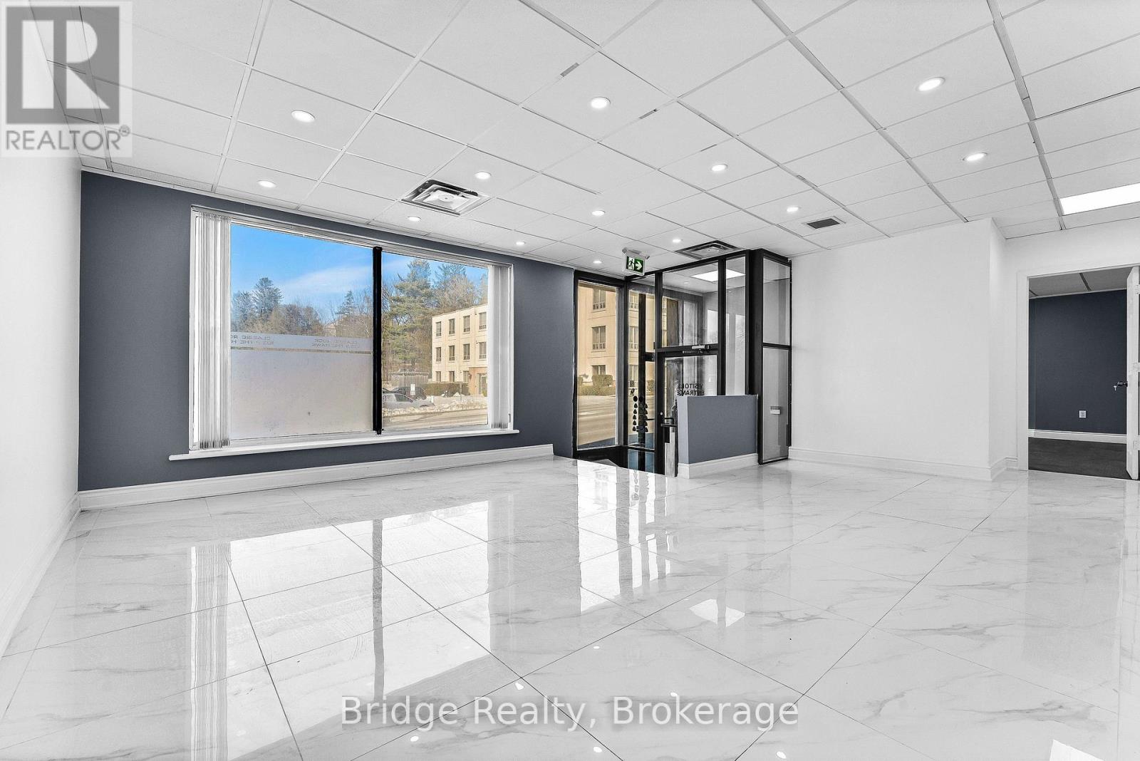 290 Dundas Street, Woodstock (Woodstock - North), Ontario  N4S 1B2 - Photo 6 - X12701568