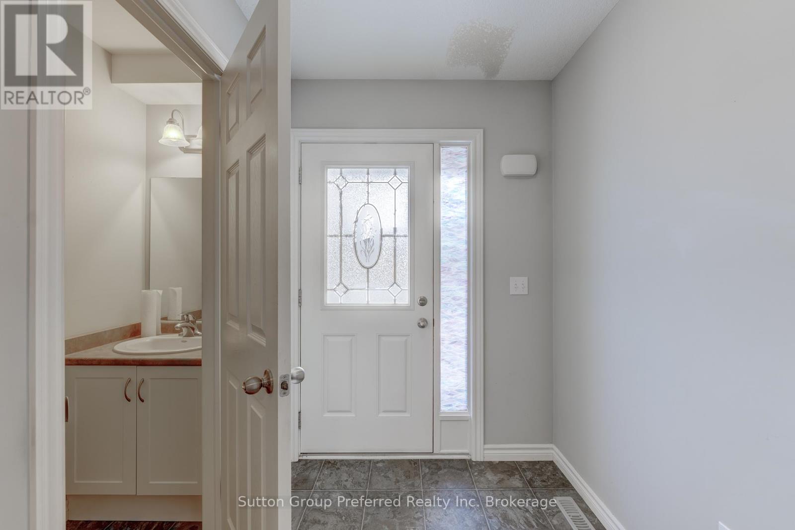 3 - 176 Ferguson Drive, Woodstock (Woodstock - South), Ontario  N4V 0G6 - Photo 9 - X12702196