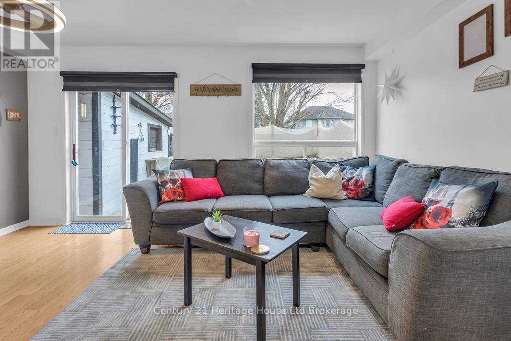 23 Tulip Drive, Tillsonburg, Ontario  N4G 5S5 - Photo 2 - X12702270