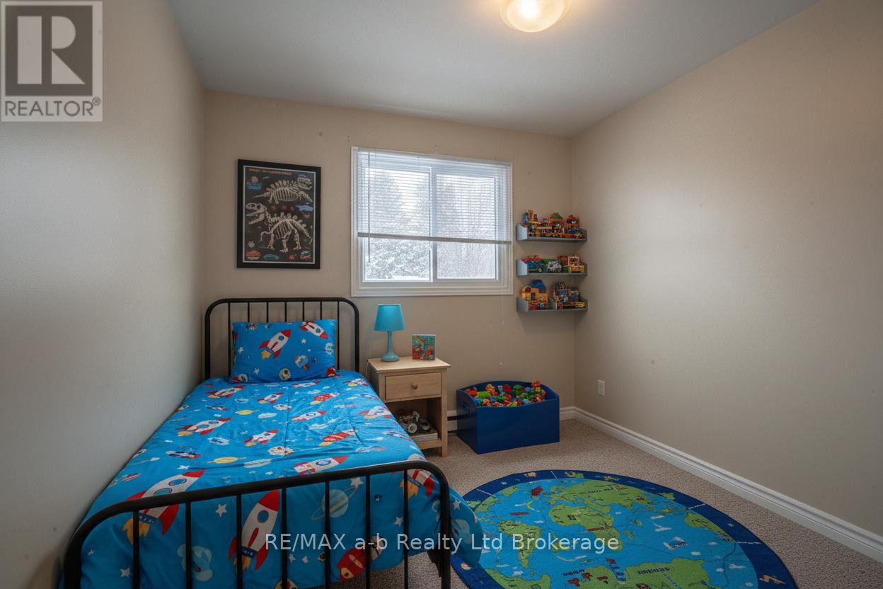 4 - 10 Dufferin Street, Norwich (Norwich Town), Ontario  N0J 1P0 - Photo 10 - X12705076