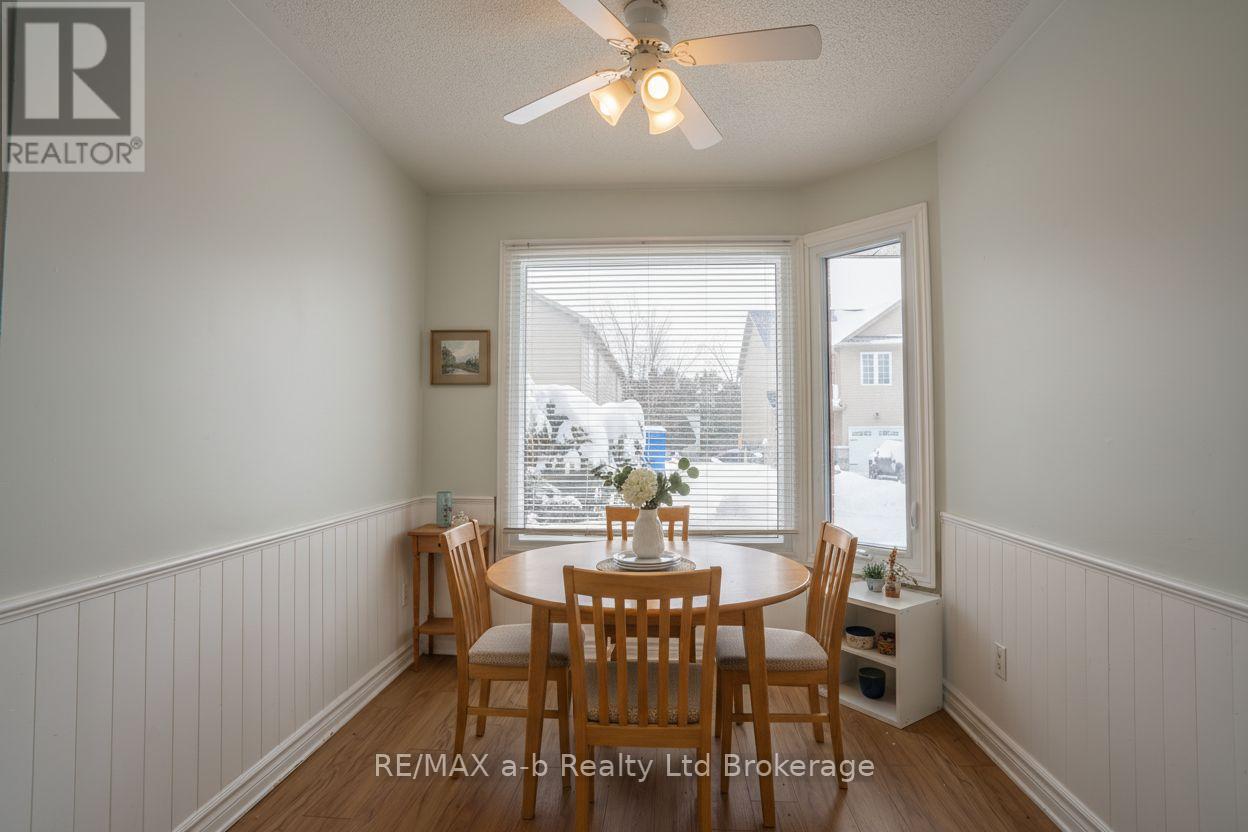 4 - 10 Dufferin Street, Norwich (Norwich Town), Ontario  N0J 1P0 - Photo 5 - X12705076