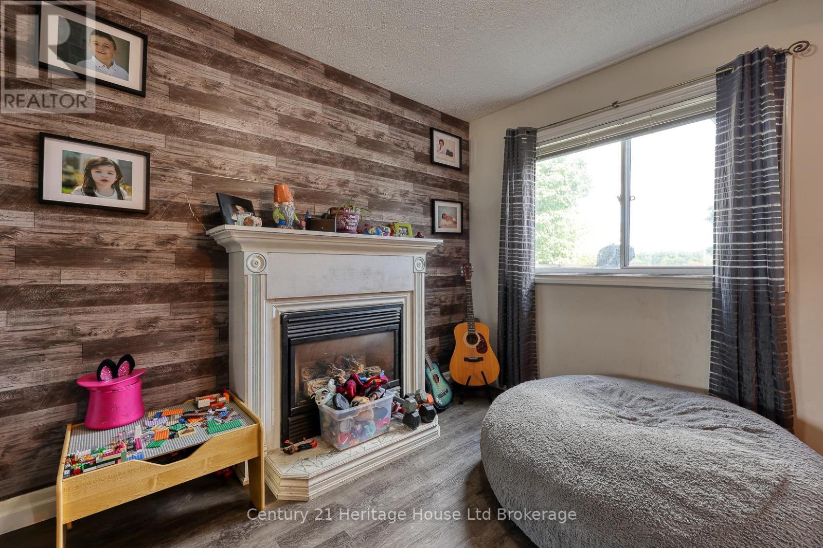 60 Canrobert Street, Woodstock (Woodstock - South), Ontario  N4S 8W9 - Photo 9 - X12705472