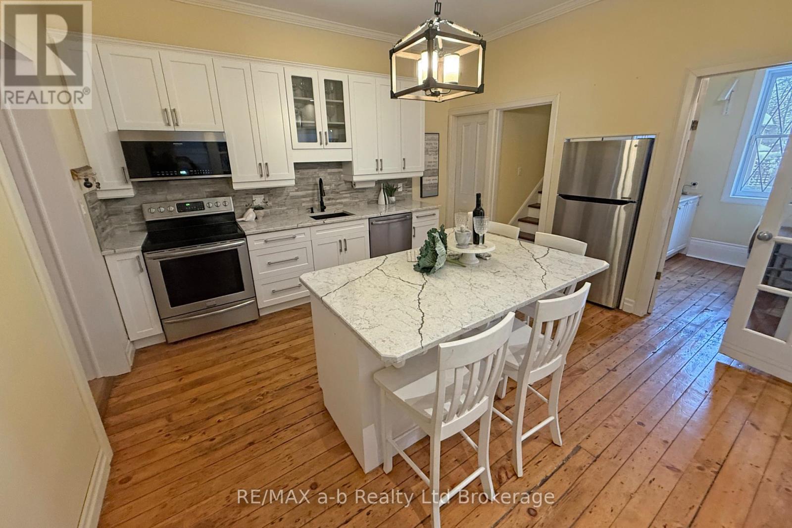 63 Vansittart Avenue, Woodstock (Woodstock - North), Ontario  N4S 6E3 - Photo 19 - X12705604