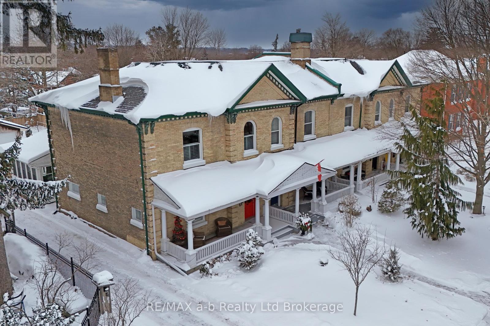 63 Vansittart Avenue, Woodstock (Woodstock - North), Ontario  N4S 6E3 - Photo 2 - X12705604