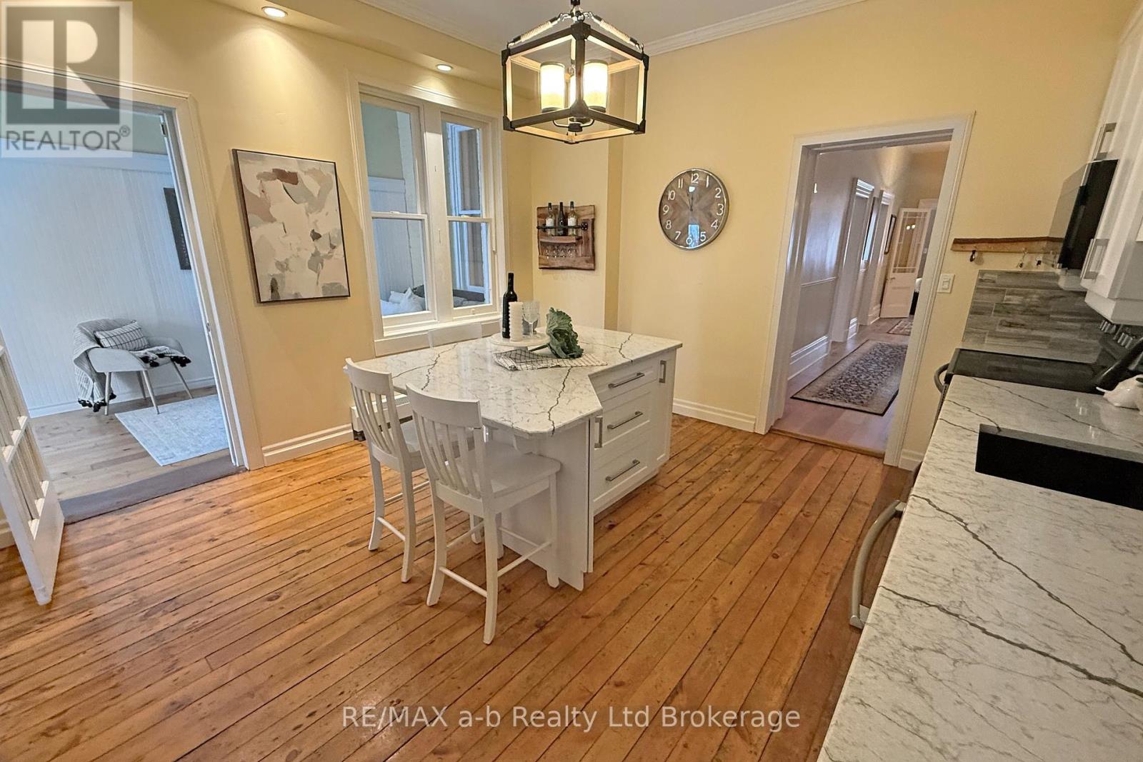 63 Vansittart Avenue, Woodstock (Woodstock - North), Ontario  N4S 6E3 - Photo 22 - X12705604