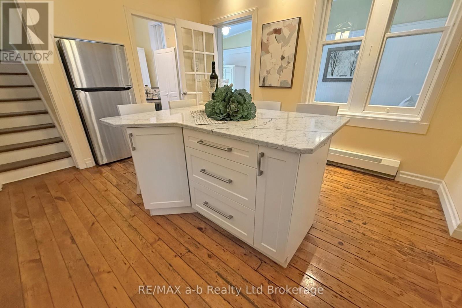 63 Vansittart Avenue, Woodstock (Woodstock - North), Ontario  N4S 6E3 - Photo 23 - X12705604