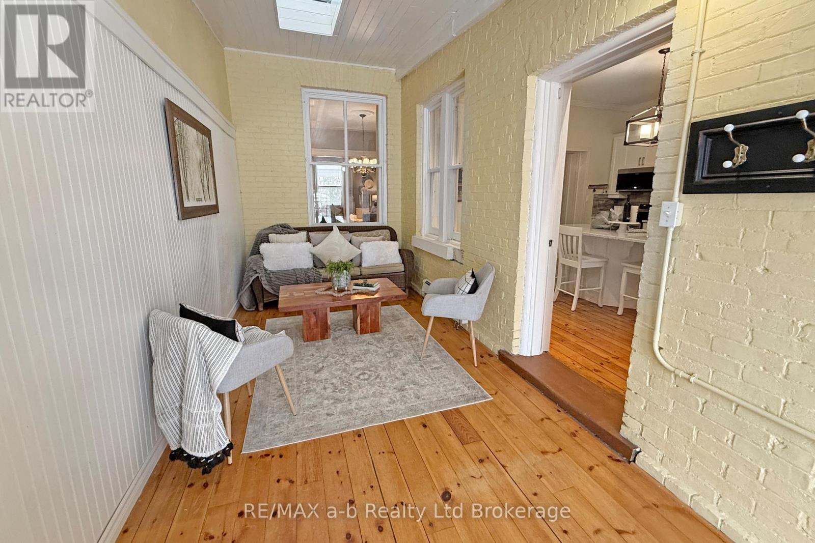 63 Vansittart Avenue, Woodstock (Woodstock - North), Ontario  N4S 6E3 - Photo 26 - X12705604