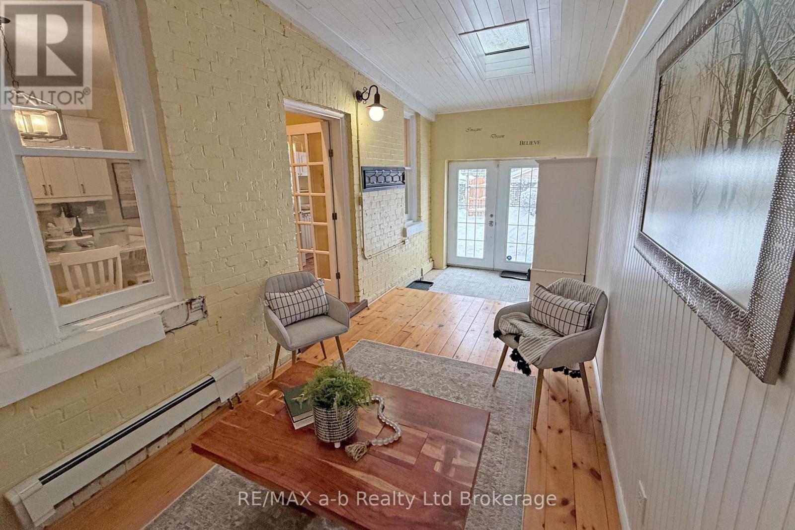 63 Vansittart Avenue, Woodstock (Woodstock - North), Ontario  N4S 6E3 - Photo 27 - X12705604