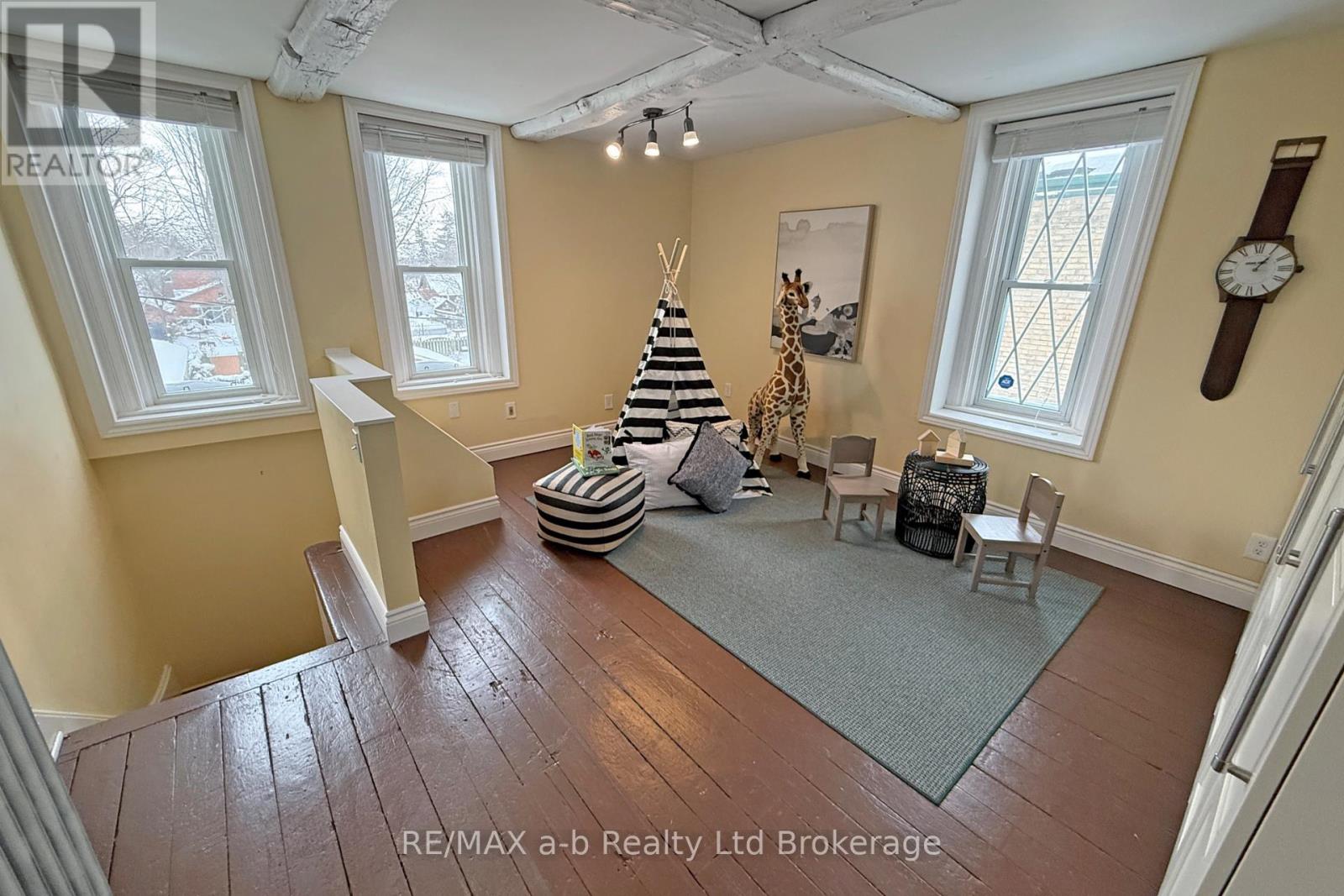 63 Vansittart Avenue, Woodstock (Woodstock - North), Ontario  N4S 6E3 - Photo 34 - X12705604